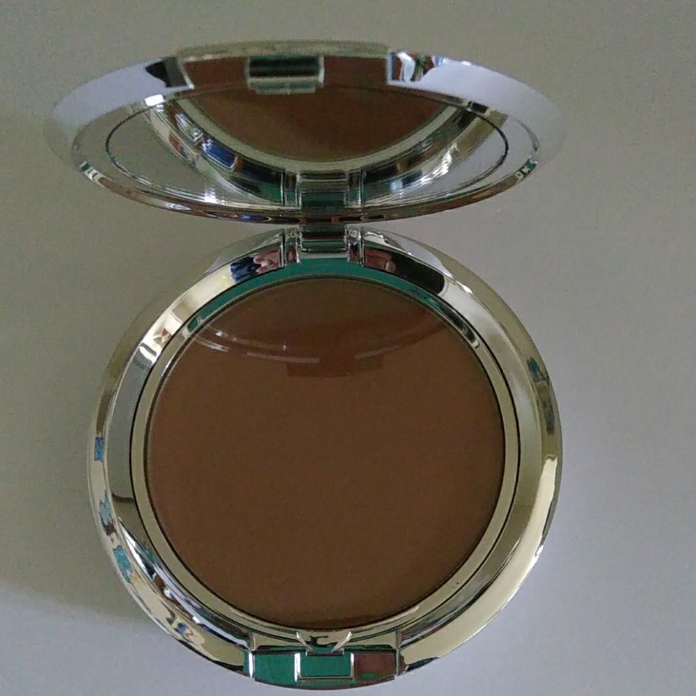 TIGI Powder Foundation